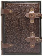 Lederbuch mit Lederverschlüssen